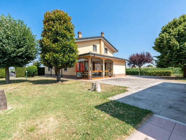 Villa in vendita a Marcaria MN