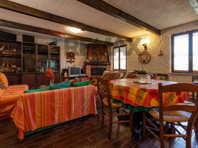 Villa in vendita a Marchirolo VA