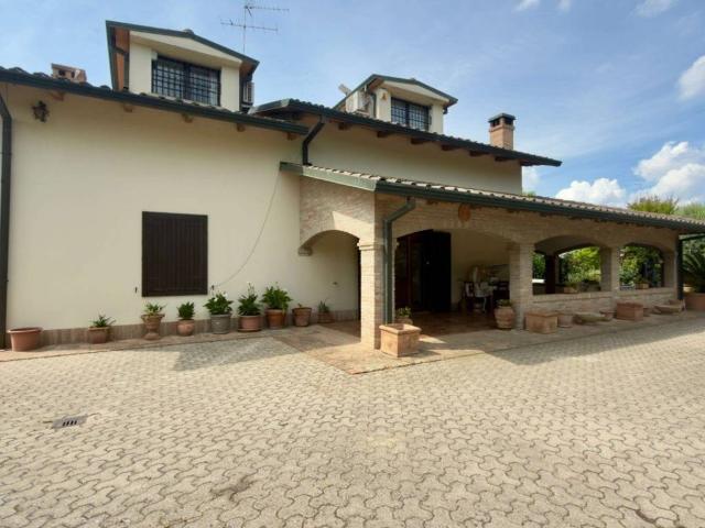 Villa in vendita a Maranello MO