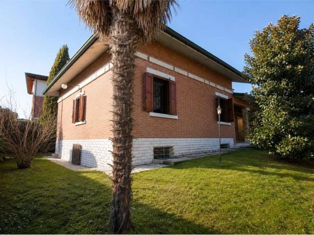Villa in vendita a Maranello MO