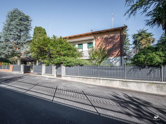 Villa in vendita a Maranello