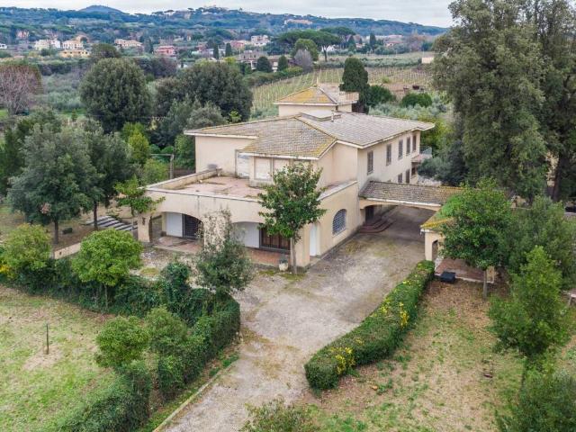 Villa in vendita a Marino RM