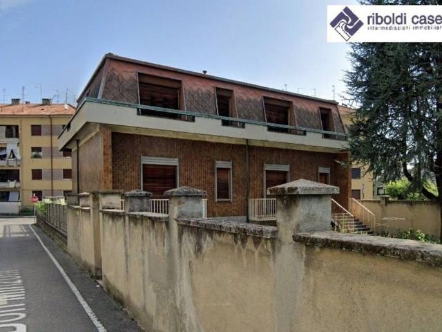 Villa in vendita a Mariano Comense CO