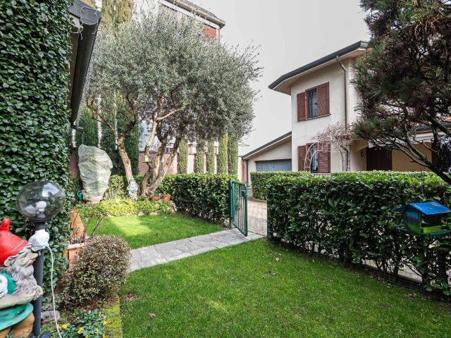 Villa in vendita a Mariano Comense CO