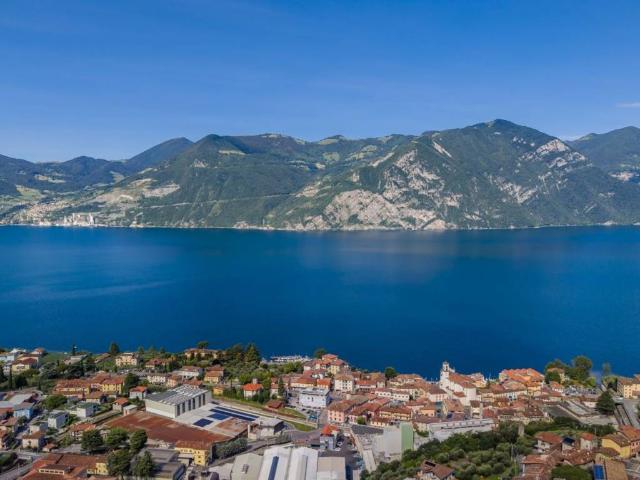 Villa in vendita a Marone BS