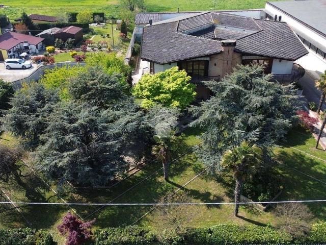 Villa in vendita a Marmirolo MN