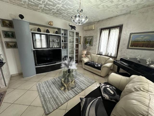 Villa in vendita a Marnate VA