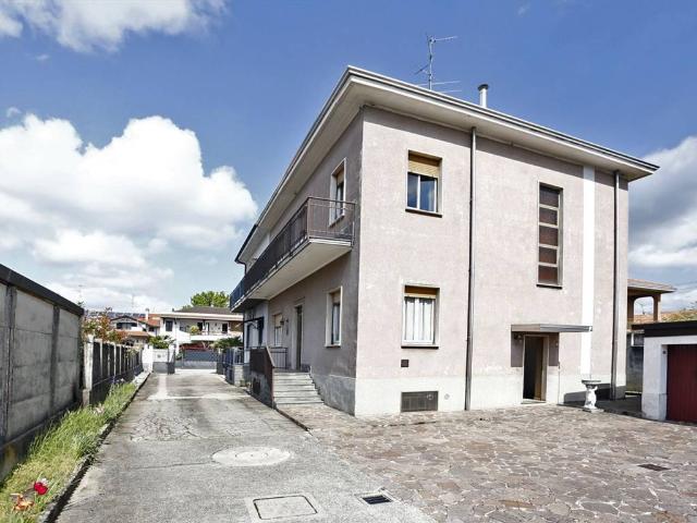 Villa in vendita a Marnate VA