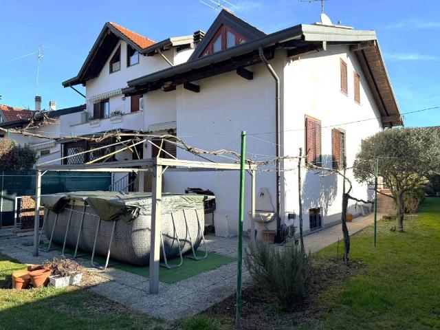 Villa in vendita a Marnate VA