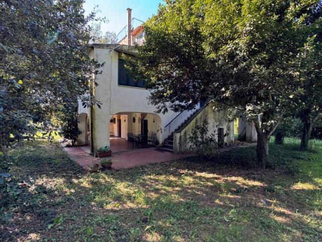 Villa in vendita a Marta VT