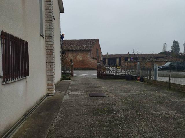 Villa in vendita a Martignana di Po CR