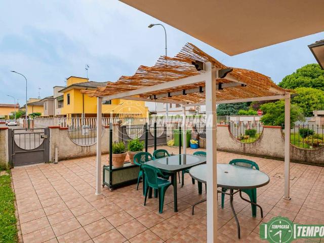 Villa in vendita a Marudo LO
