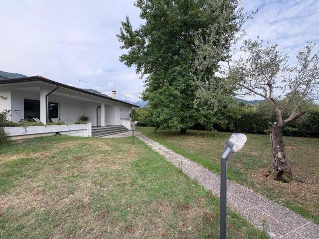 Villa in vendita a Massa