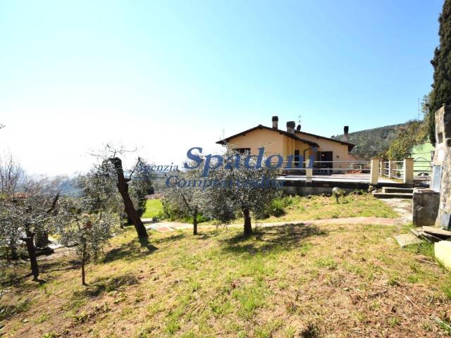 Villa in vendita a Massa e Cozzile PT