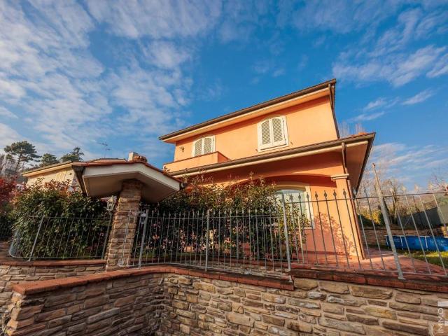 Villa in vendita a Massa e Cozzile PT