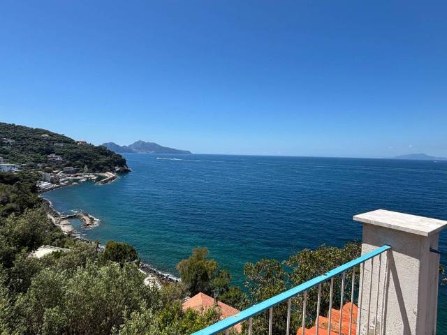 Villa in vendita a Massa Lubrense NA