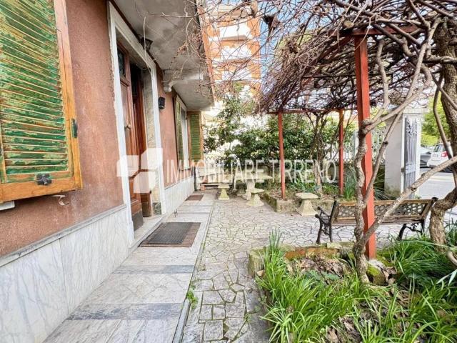 Villa in vendita a Massa MS