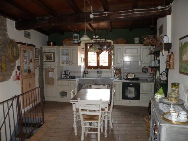 Villa in vendita a Massa MS