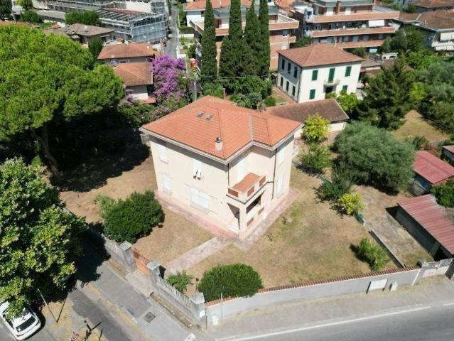 Villa in vendita a Massa MS