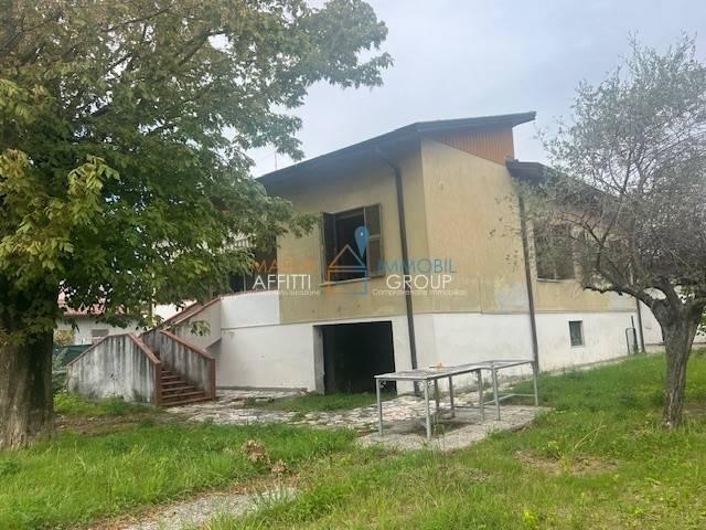 Villa in vendita a Massa MS