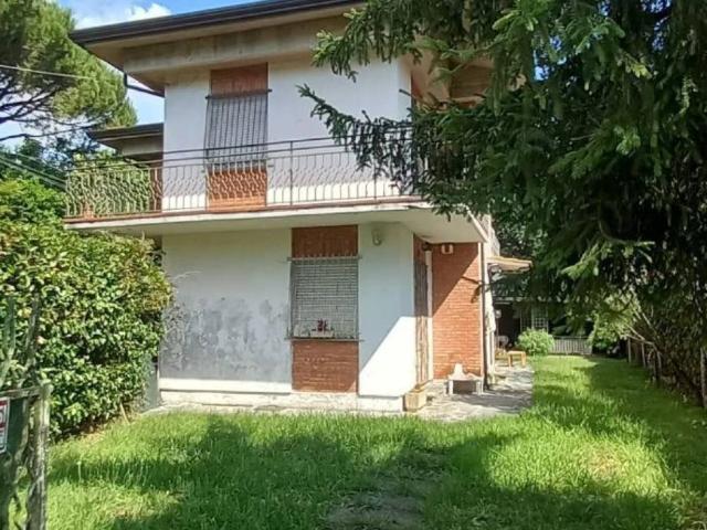 Villa in vendita a Massa MS