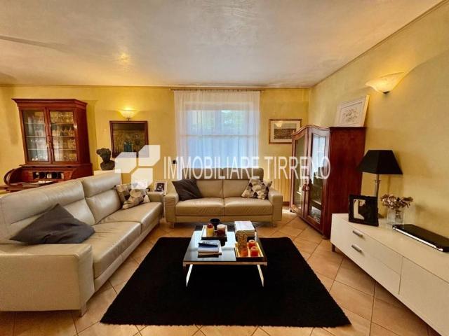 Villa in vendita a Massa MS