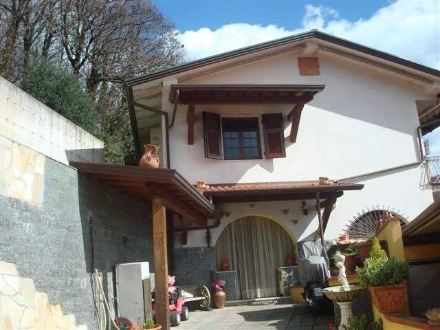 Villa in vendita a Massa MS
