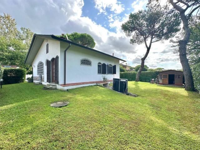 Villa in vendita a Massa MS