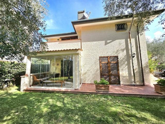 Villa in vendita a Massa MS