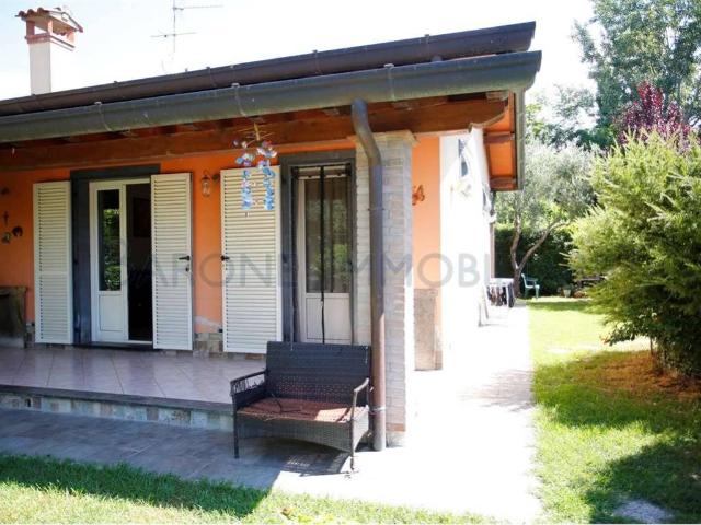Villa in vendita a Massa MS