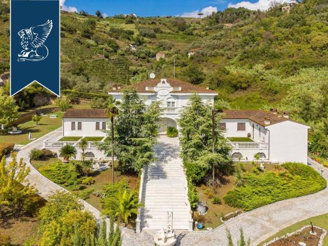 Villa in vendita a Massa MS