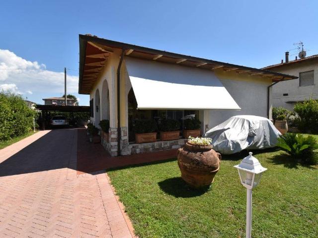 Villa in vendita a Massa MS