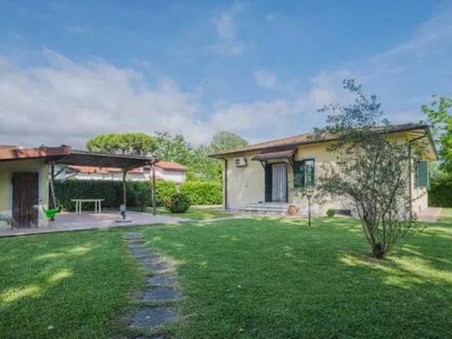 Villa in vendita a Massa MS
