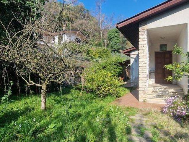 Villa in vendita a Massa MS