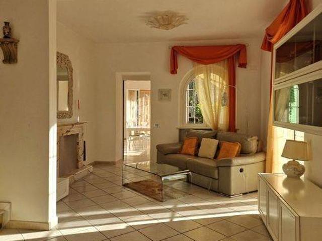 Villa in vendita a Massa MS