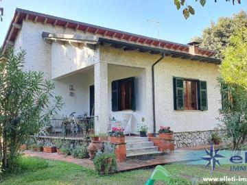 Villa in vendita a Massa MS
