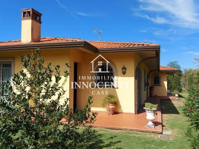 Villa in vendita a Massa MS