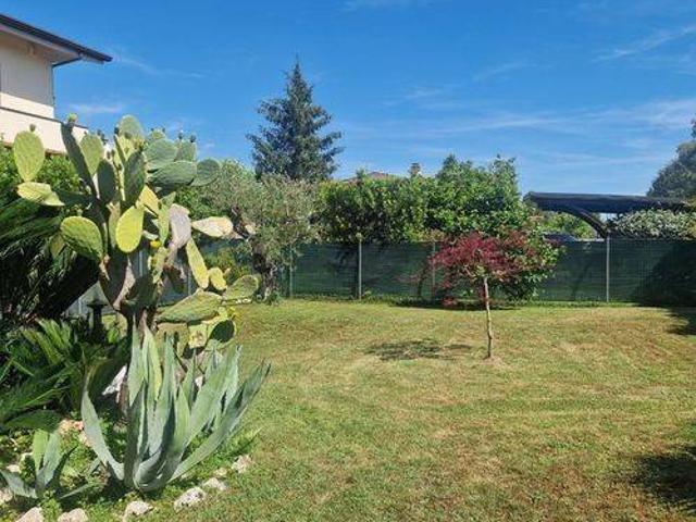 Villa in vendita a Massa MS