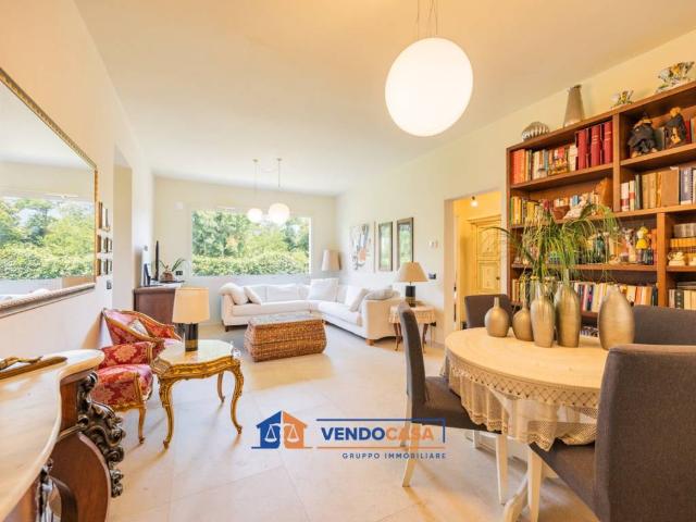 Villa in vendita a Massa MS