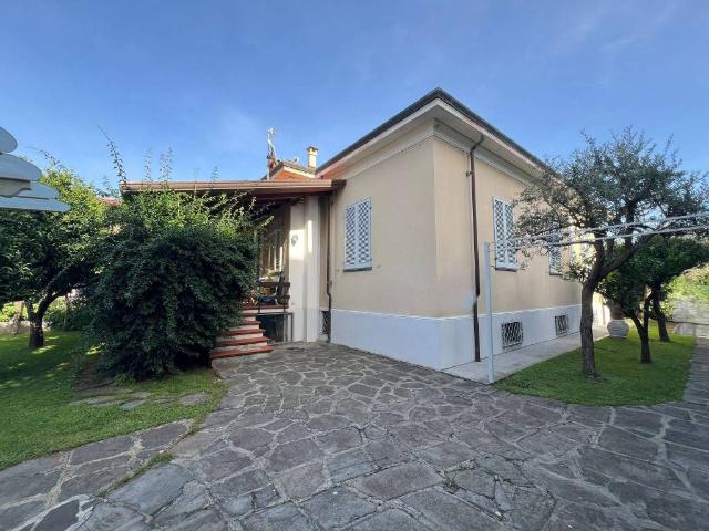 Villa in vendita a Massa MS