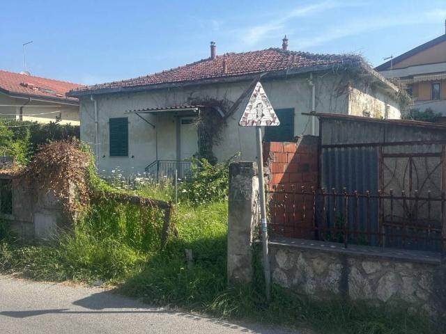 Villa in vendita a Massa MS