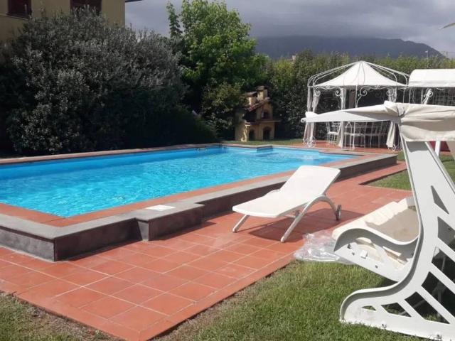 Villa in vendita a Massa MS