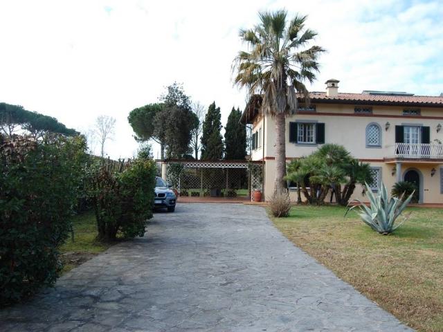 Villa in vendita a Massa MS