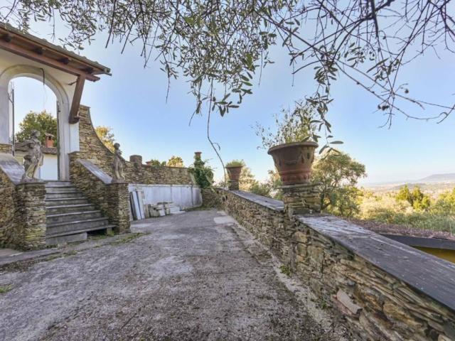 Villa in vendita a Massa MS