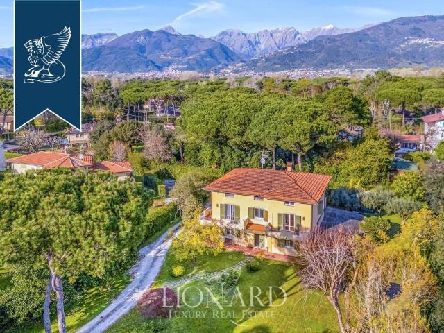 Villa in vendita a Massa MS