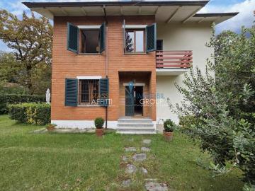 Villa in vendita a Massa MS