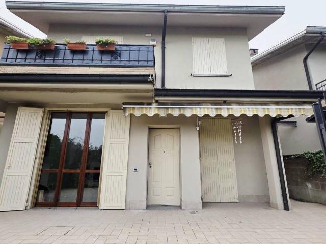 Villa in vendita a Massalengo LO