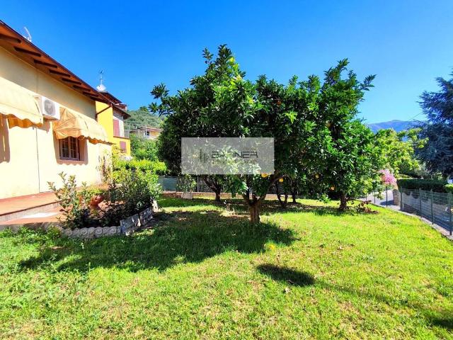 Villa in vendita a Massarosa LU