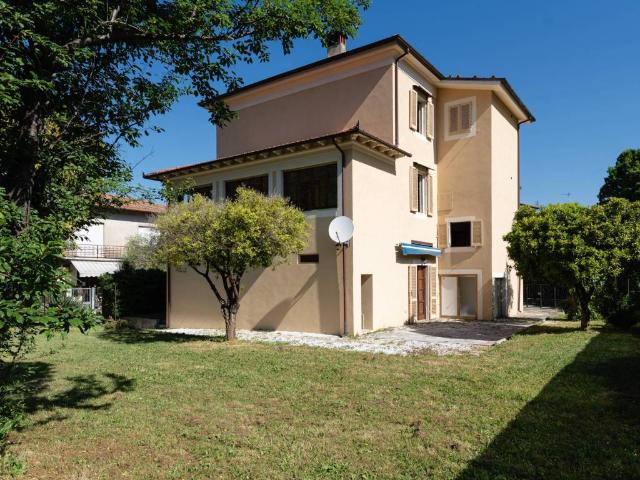 Villa in vendita a Massarosa LU