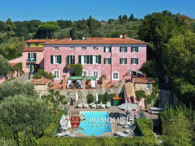 Villa in vendita a Massarosa LU